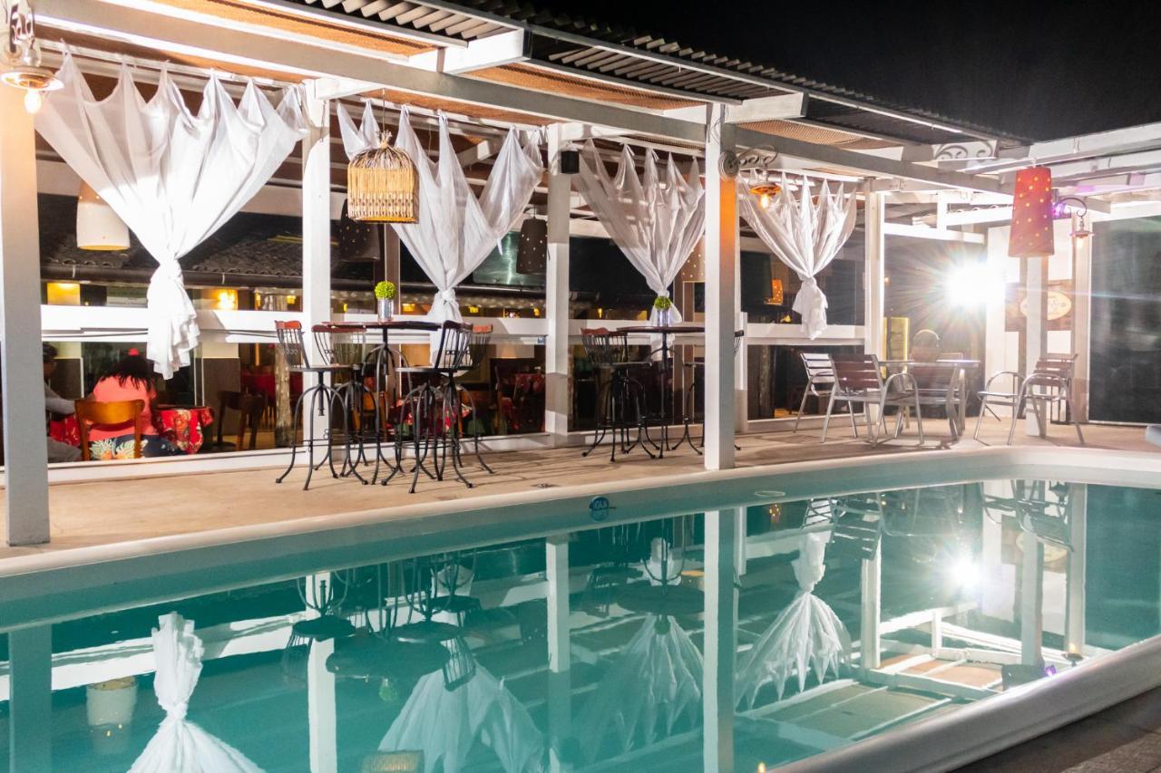 Hotel Cravo E Canela Кампус-дус-Гойтаказіс Екстер'єр фото